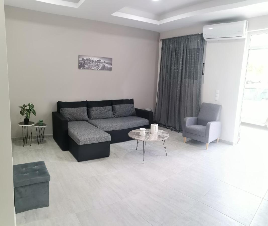 J & A Kandilas Apartament